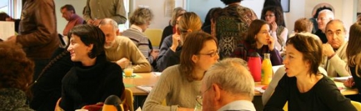 Generique - foule - petit-dej débat